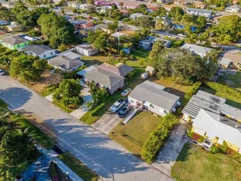 236 W 24th Street Riviera Beach FL 33404