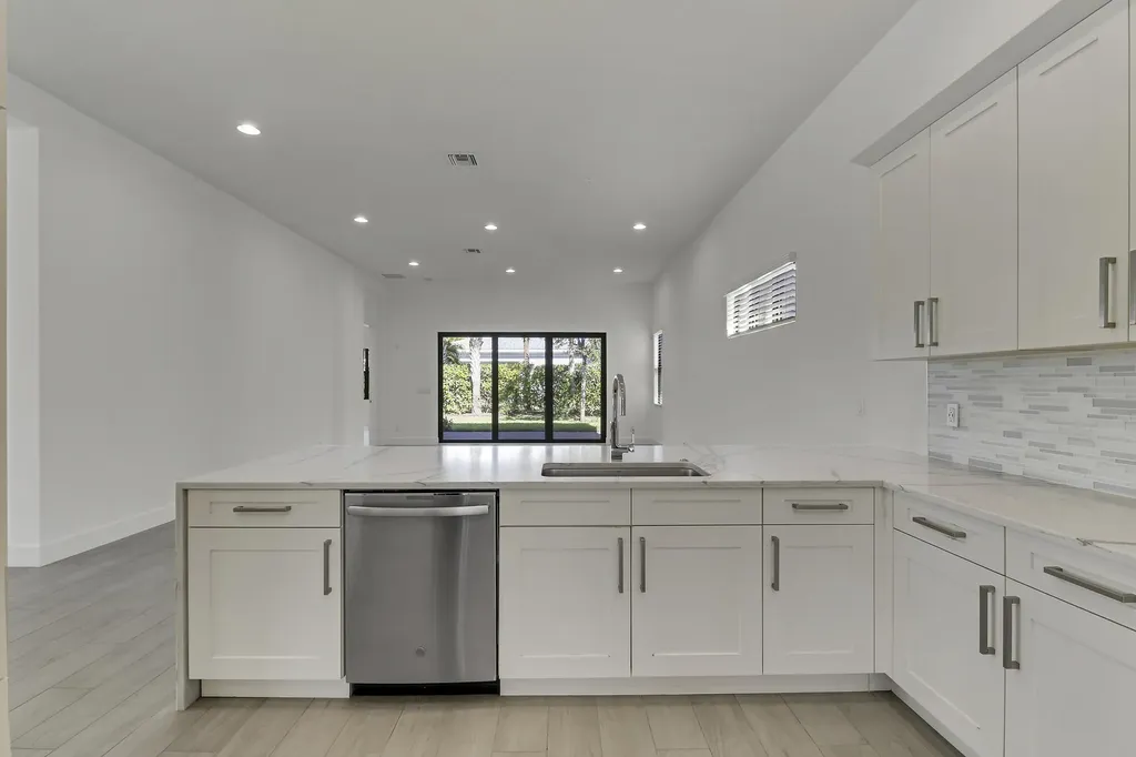 5619 Delacroix Terrace Palm Beach Gardens FL 33418