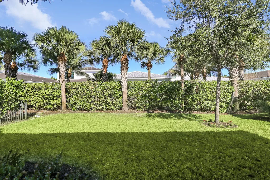 5619 Delacroix Terrace Palm Beach Gardens FL 33418