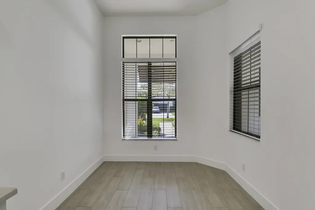 5619 Delacroix Terrace Palm Beach Gardens FL 33418