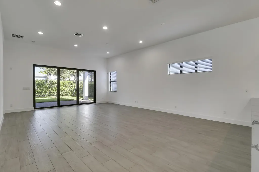 5619 Delacroix Terrace Palm Beach Gardens FL 33418