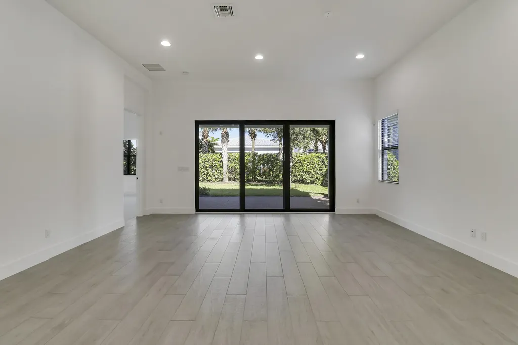 5619 Delacroix Terrace Palm Beach Gardens FL 33418