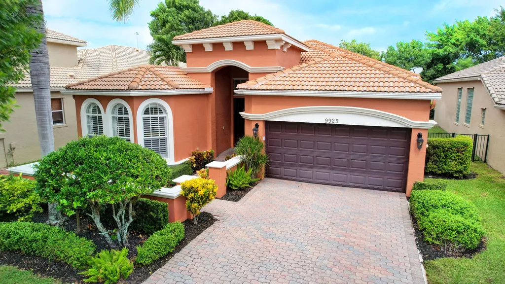 9925 Via Elegante Wellington FL 33411