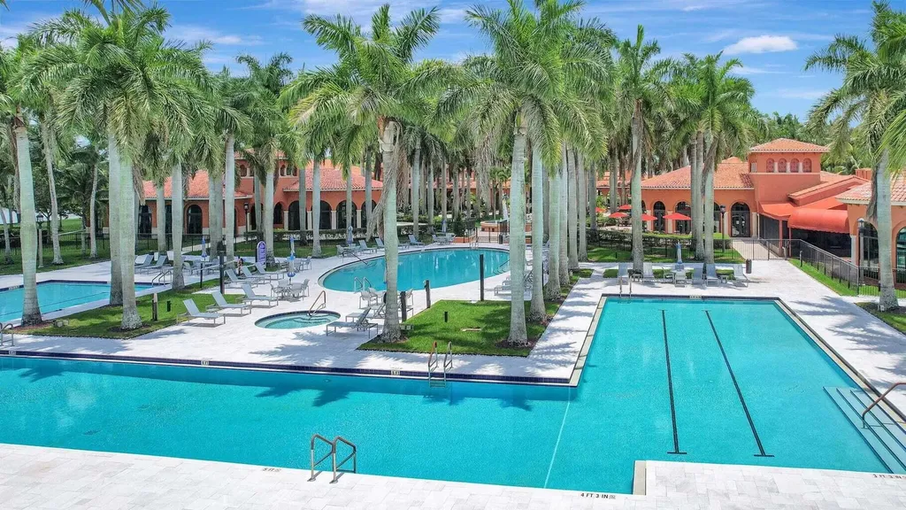 9925 Via Elegante Wellington FL 33411