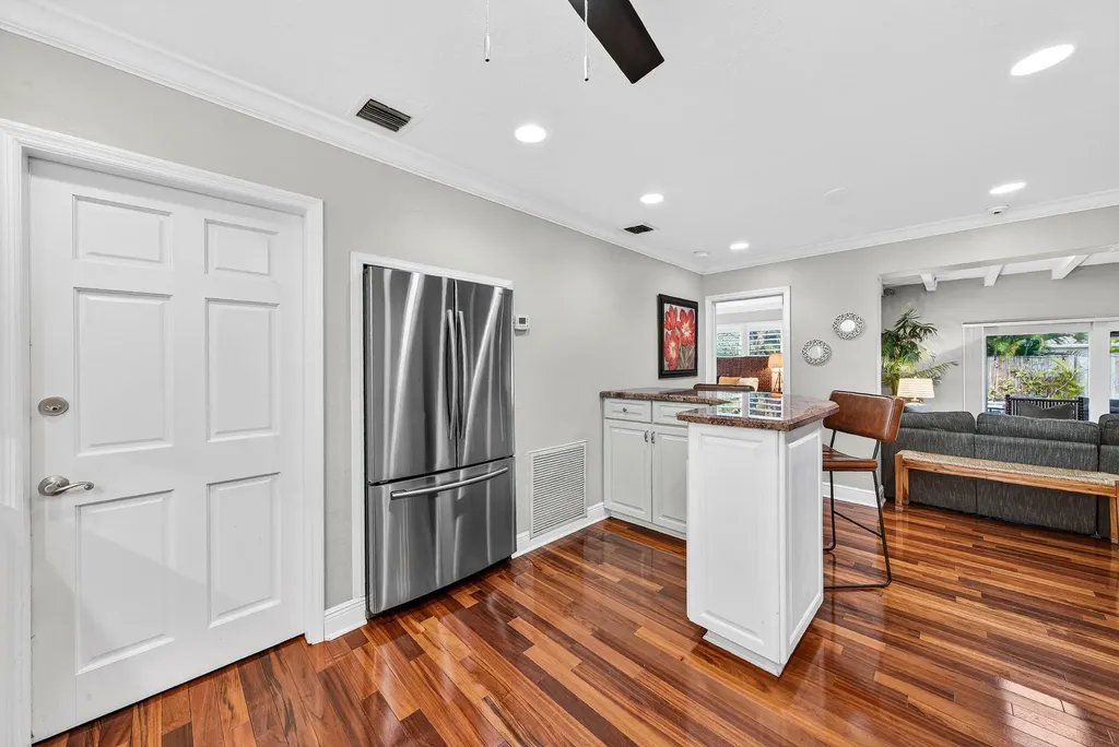 2081 NE 25th Street Lighthouse Point FL 33064