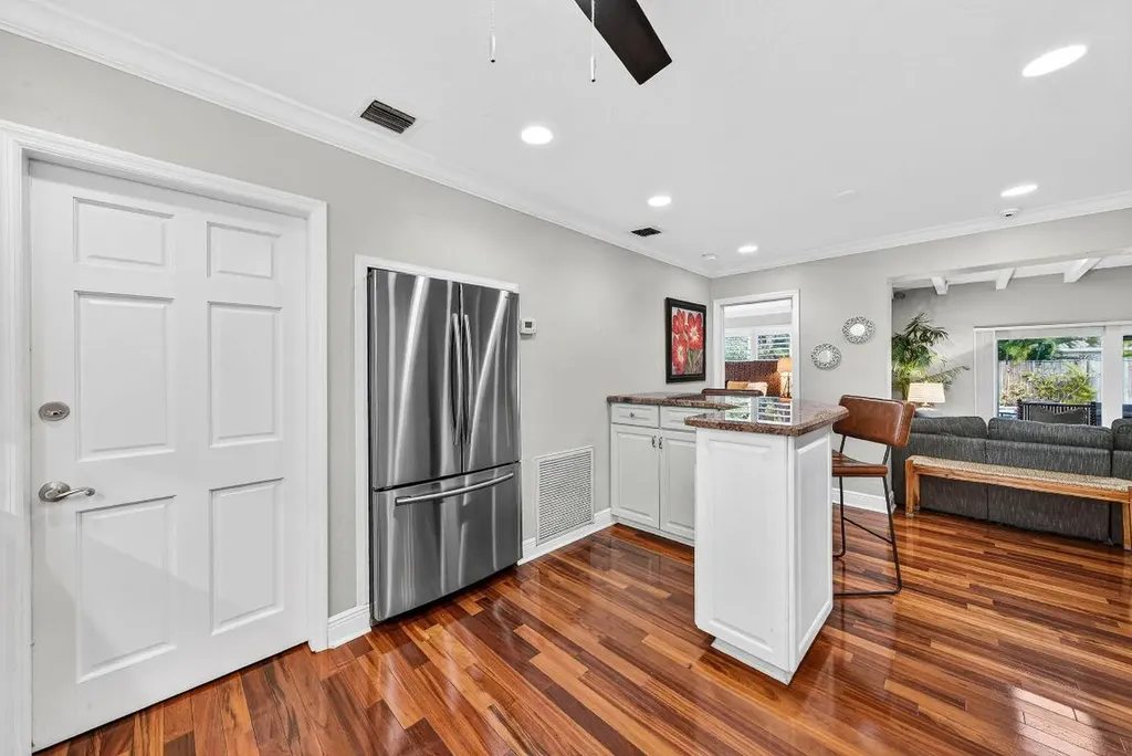 2081 NE 25th Street Lighthouse Point FL 33064