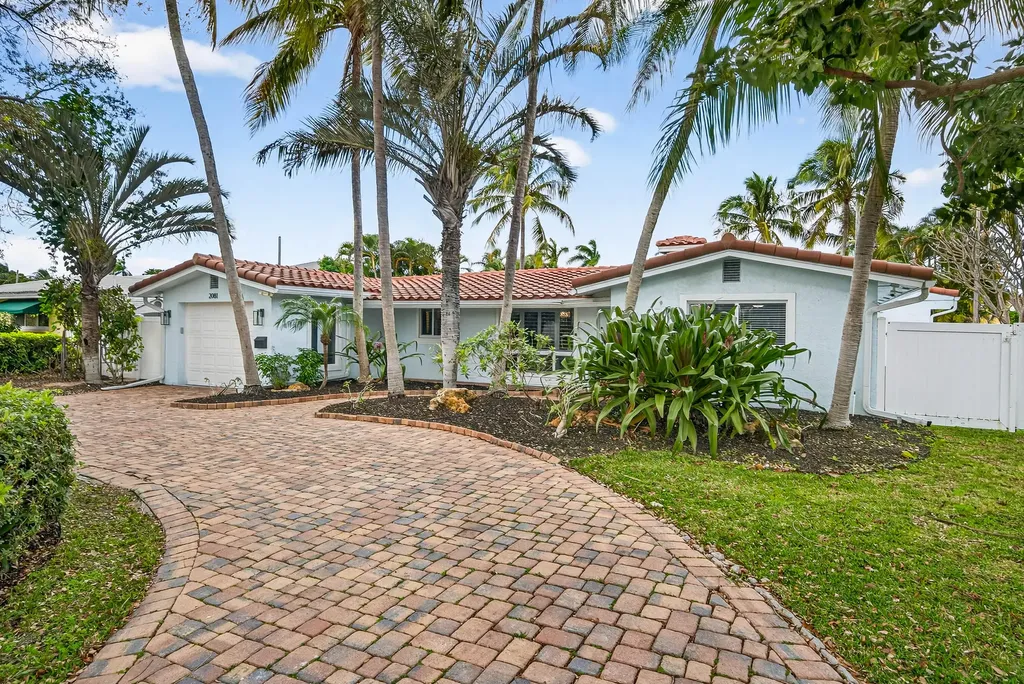 2081 NE 25th Street Lighthouse Point FL 33064