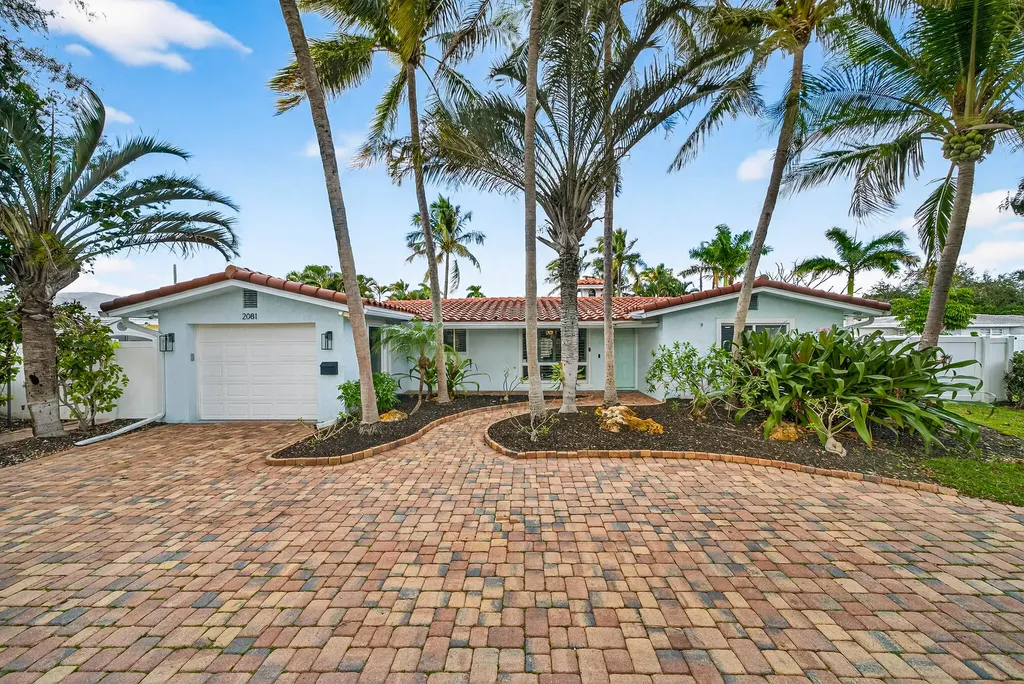 2081 NE 25th Street Lighthouse Point FL 33064