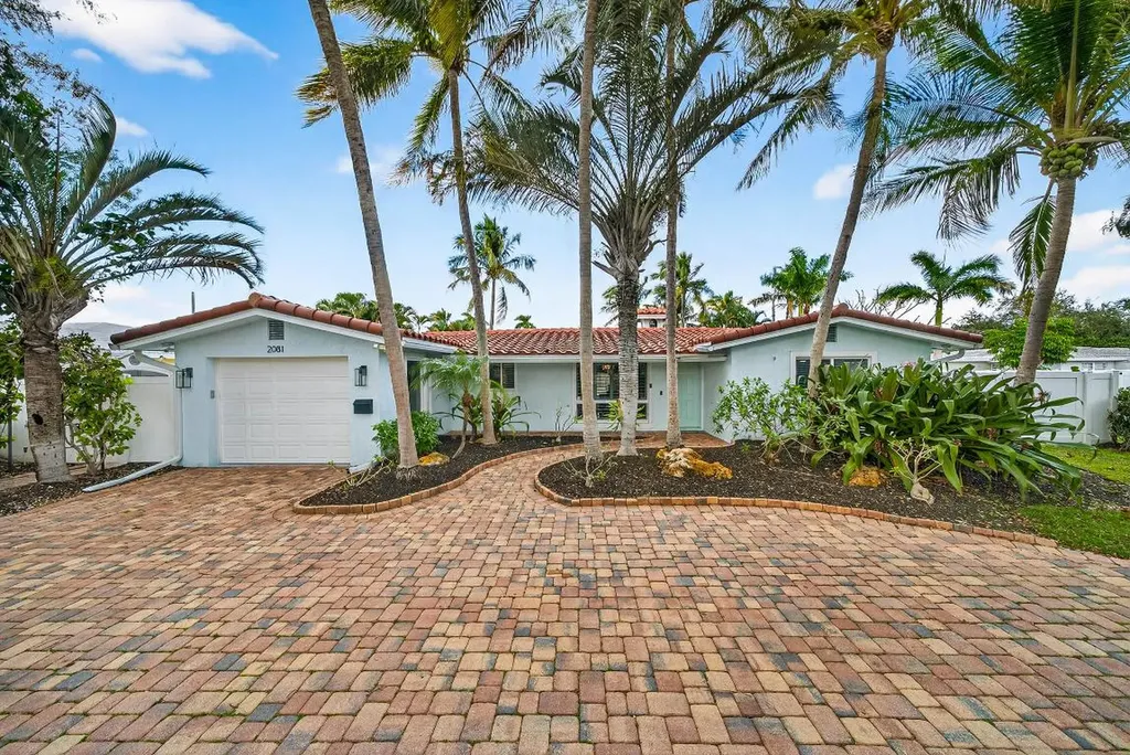 2081 NE 25th Street Lighthouse Point FL 33064