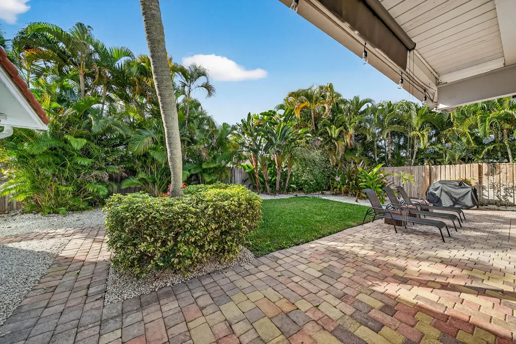 2081 NE 25th Street Lighthouse Point FL 33064