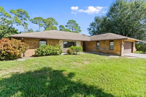 1537 SE Blockton Avenue Port St Lucie FL 34952