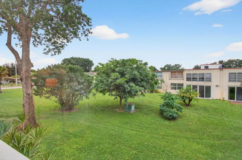 10 Willowbrook Delray Beach FL 33446