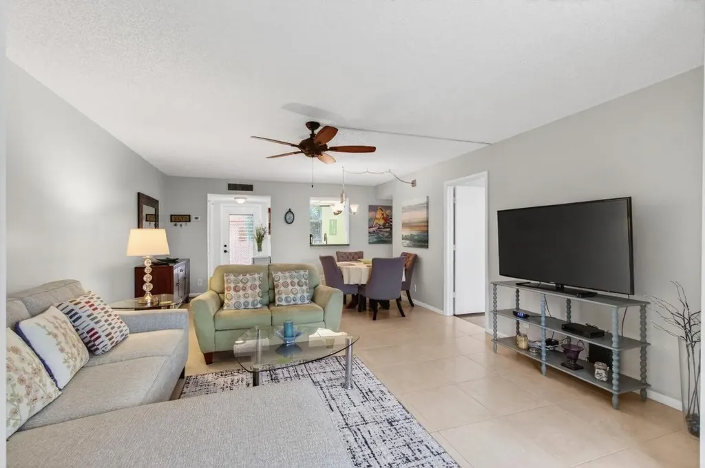 10 Willowbrook Delray Beach FL 33446