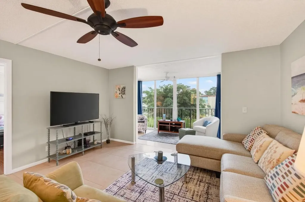 10 Willowbrook Delray Beach FL 33446