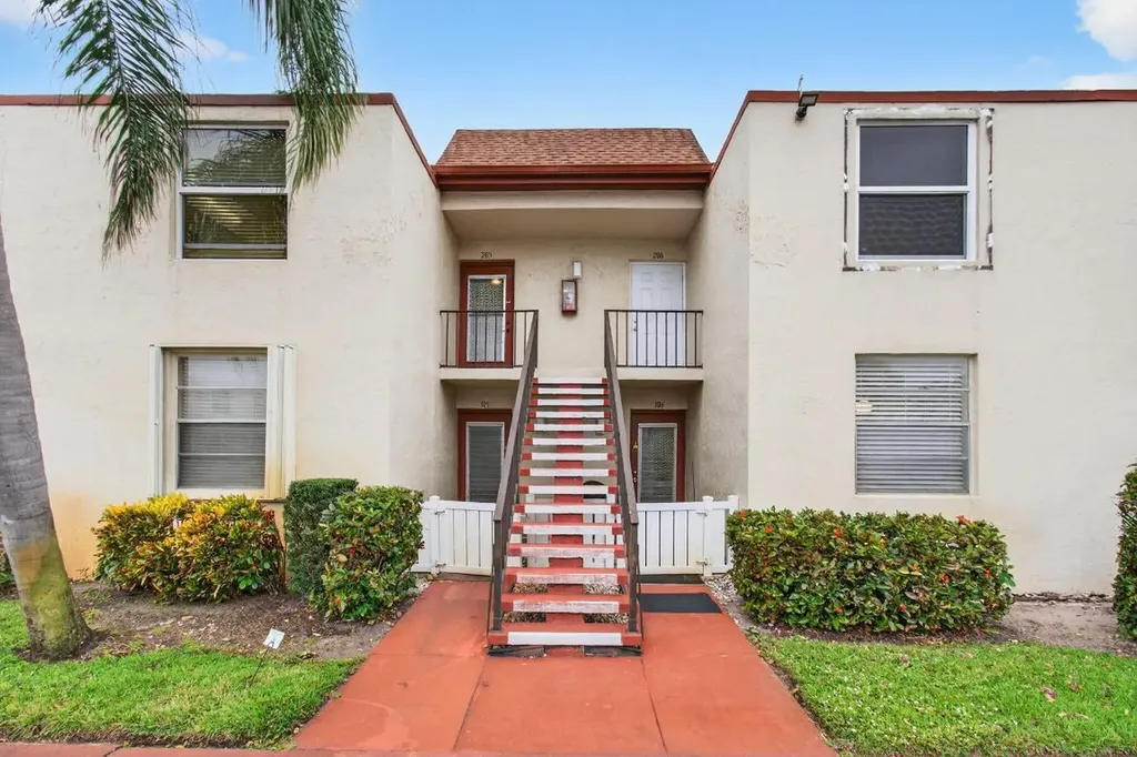 10 Willowbrook Delray Beach FL 33446