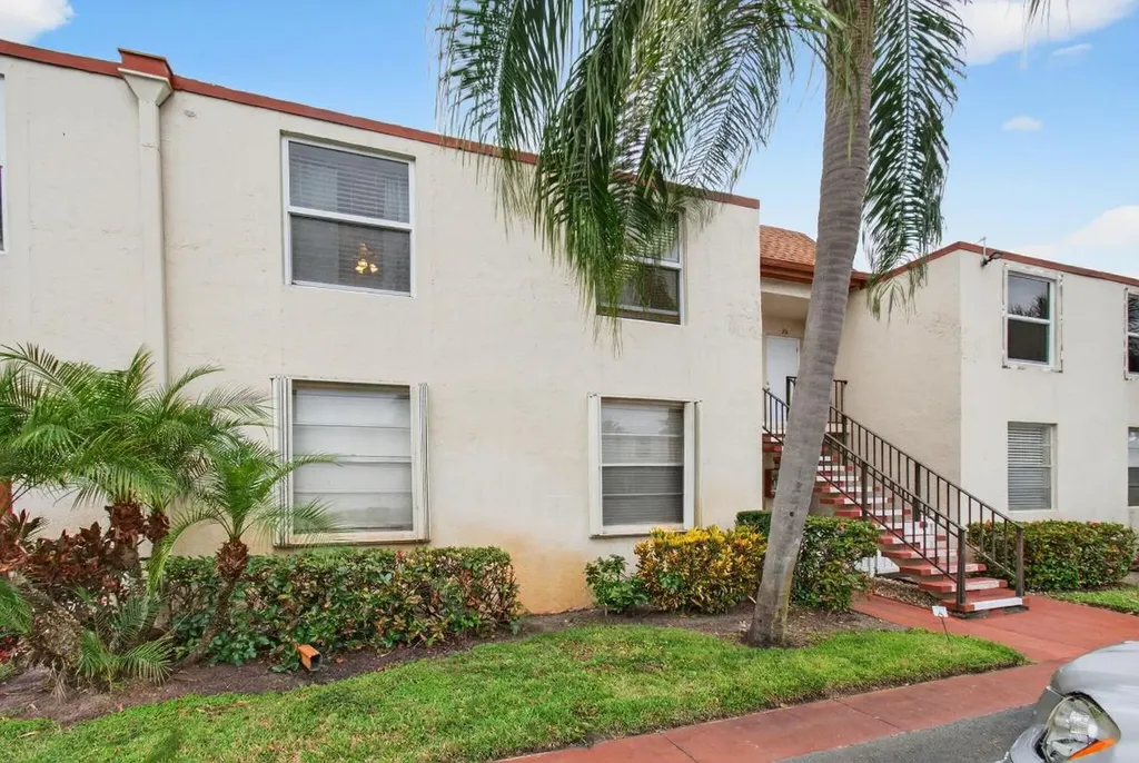10 Willowbrook Delray Beach FL 33446