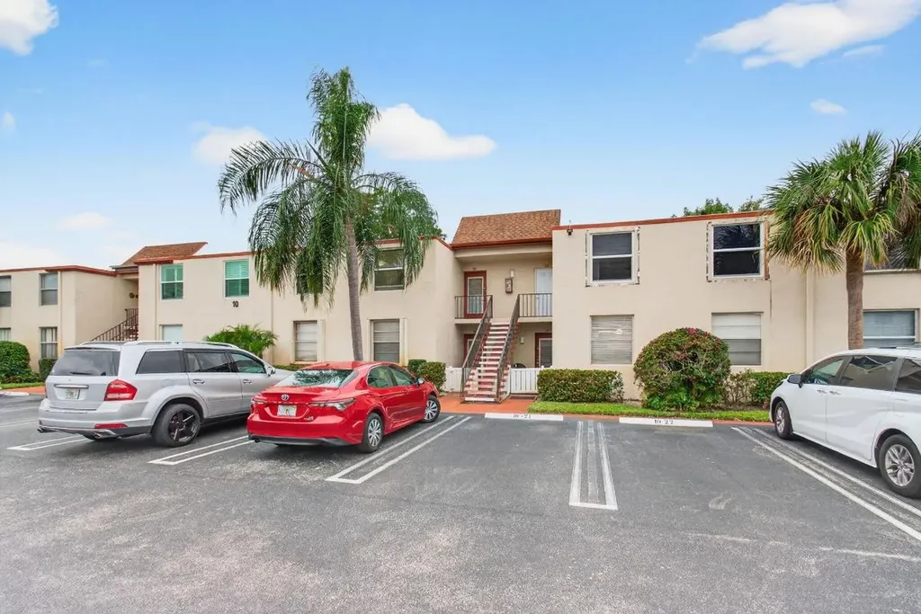10 Willowbrook Delray Beach FL 33446