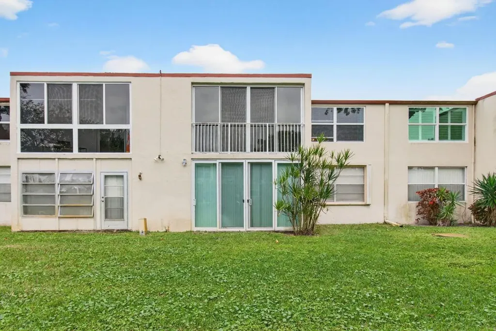 10 Willowbrook Delray Beach FL 33446