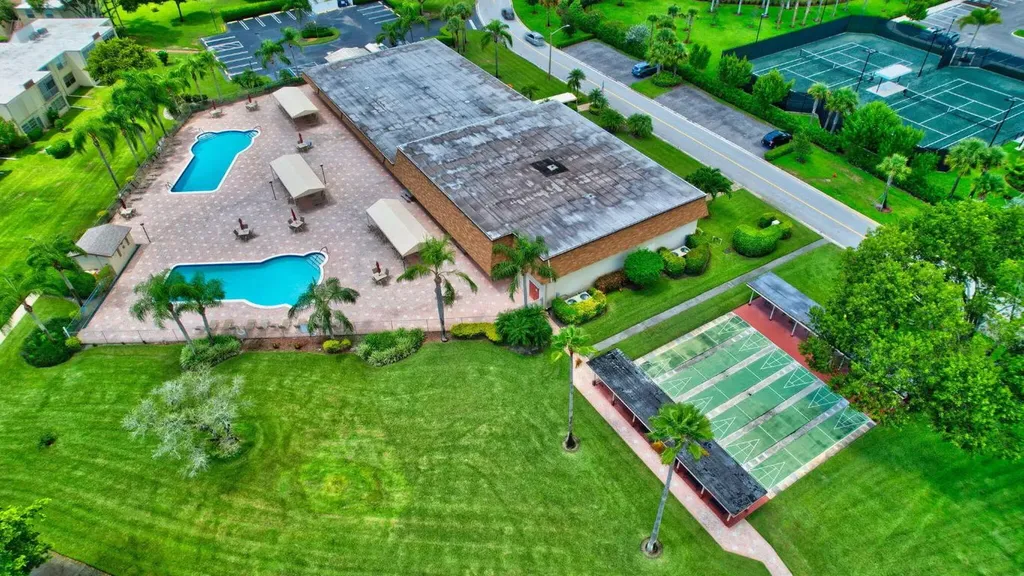 10 Willowbrook Delray Beach FL 33446