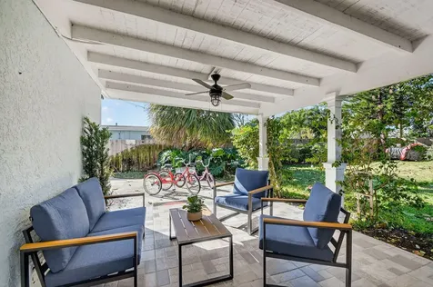 1511 S Palmway Lake Worth Beach FL 33460