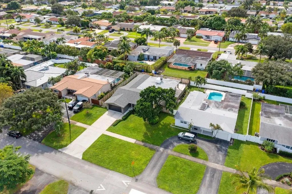 5412 Arthur Street Hollywood FL 33021