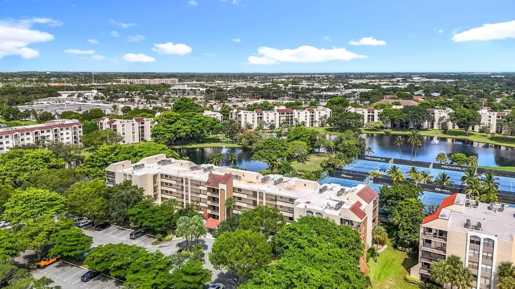 955 Egret Circle Delray Beach FL 33444
