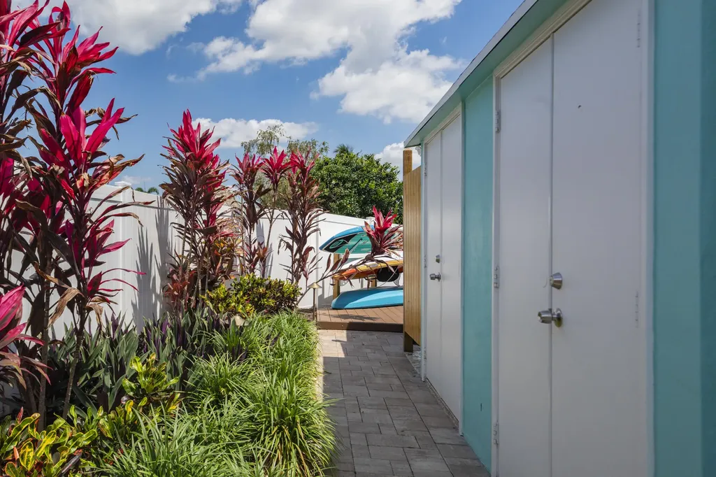 521 SE 4 Court Pompano Beach FL 33060