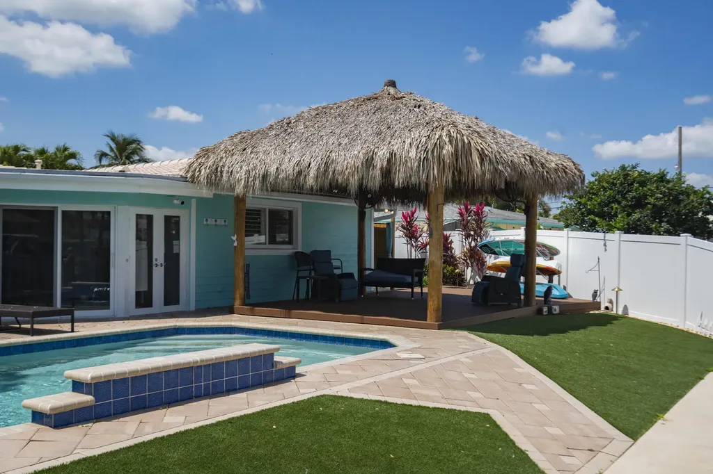 521 SE 4 Court Pompano Beach FL 33060
