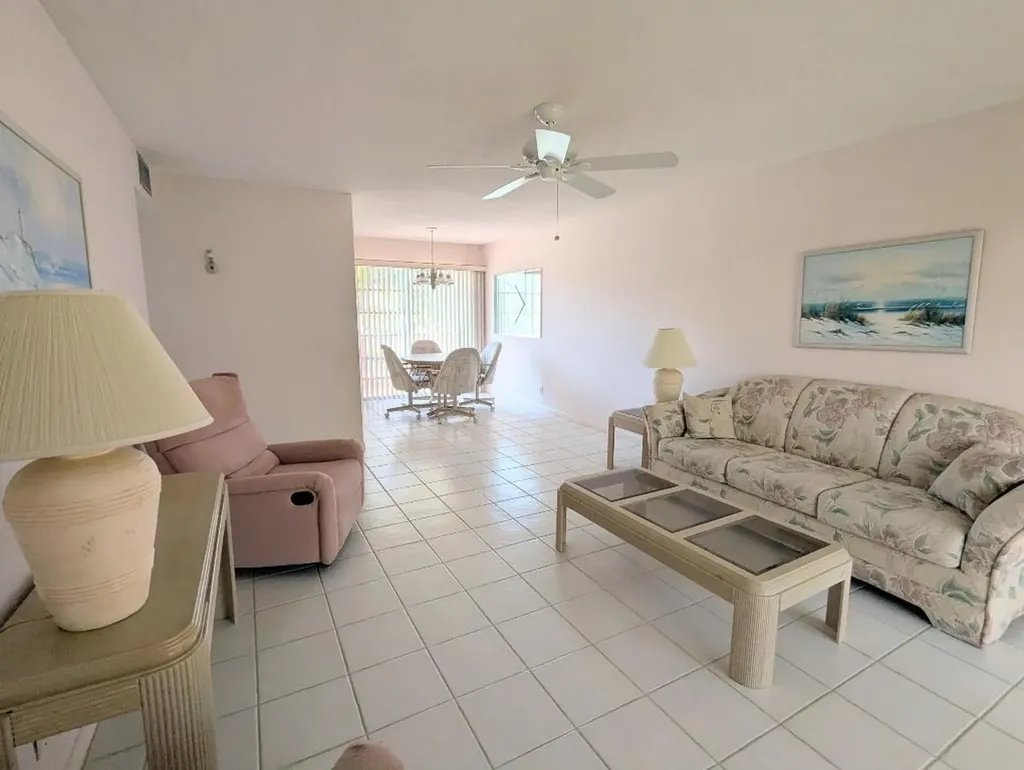 2 Golfs Edge West Palm Beach FL 33417