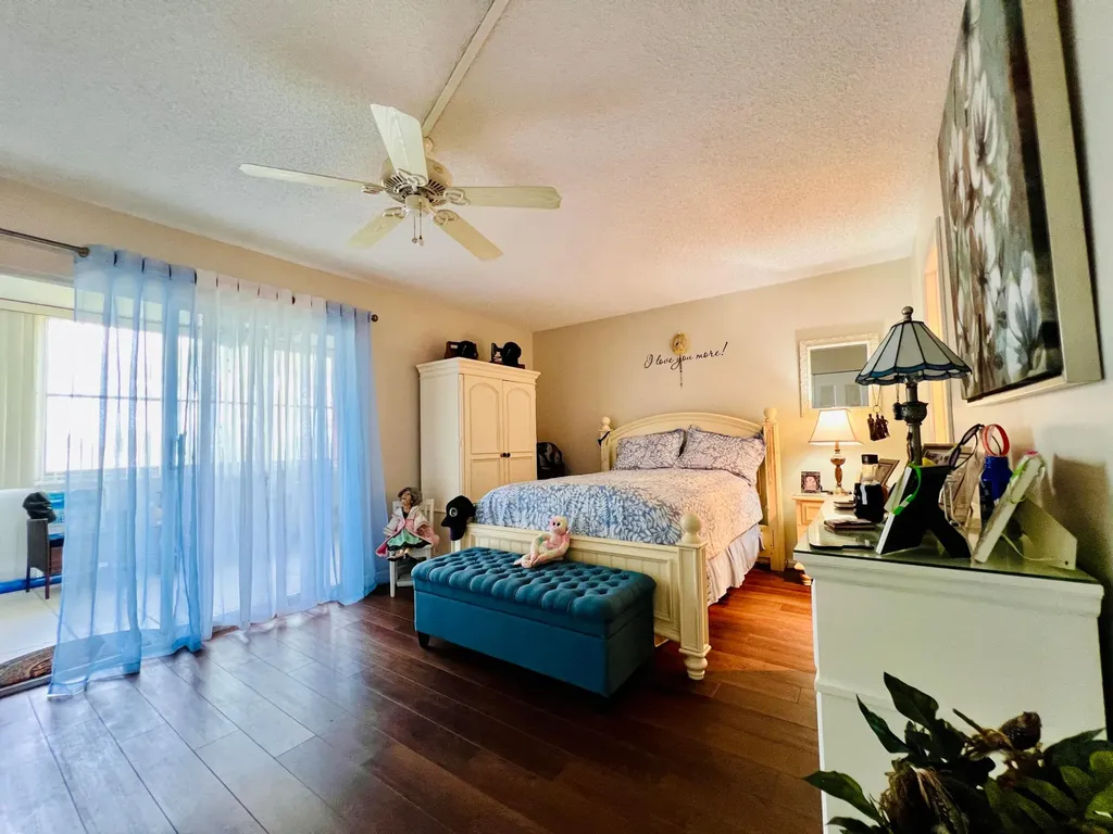 334 Southampton B West Palm Beach FL 33417