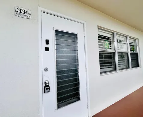 334 Southampton B West Palm Beach FL 33417