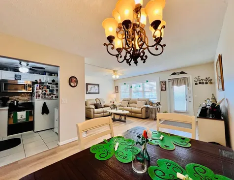334 Southampton B West Palm Beach FL 33417