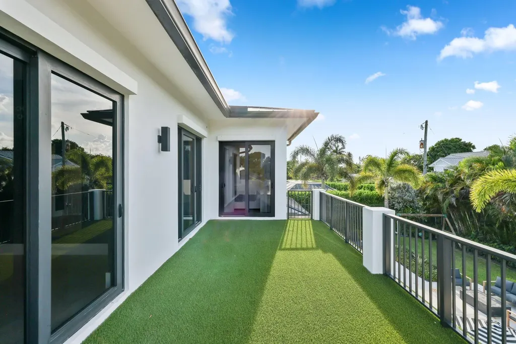 525 Whispering Pines Road Boynton Beach FL 33435