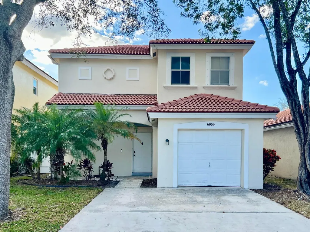 6909 Desert Inn Terrace Lake Worth FL 33463