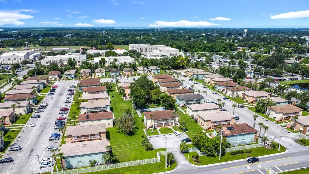 694 Michigan Court St. Cloud FL 34769