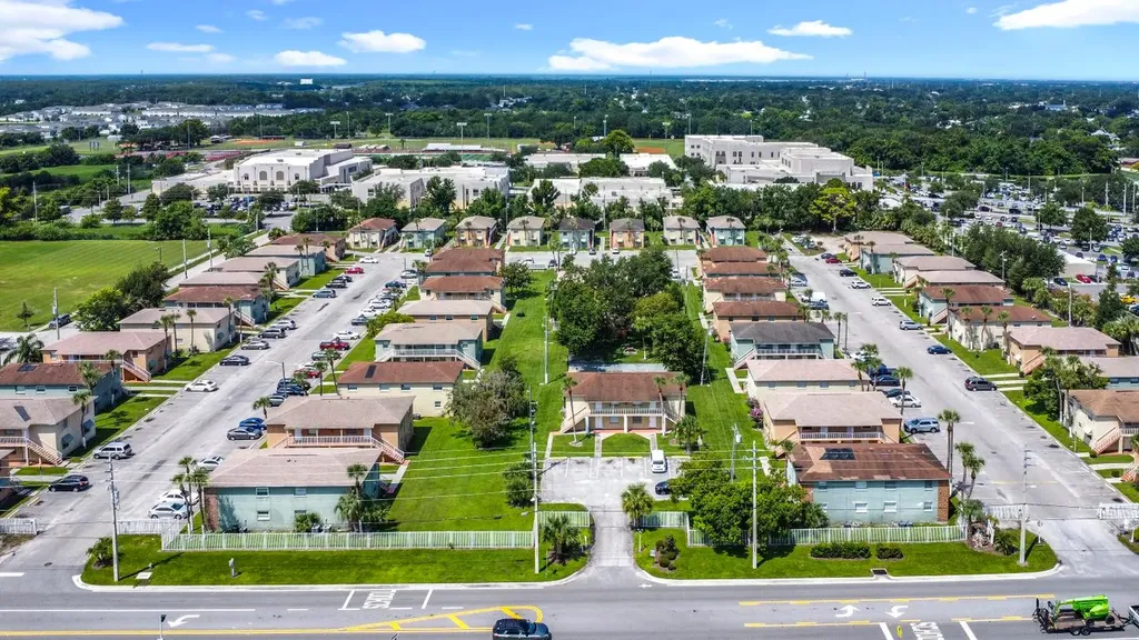 694 Michigan Court St. Cloud FL 34769