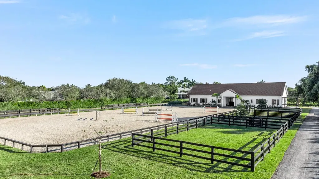 2889 Appaloosa Trail Wellington FL 33414