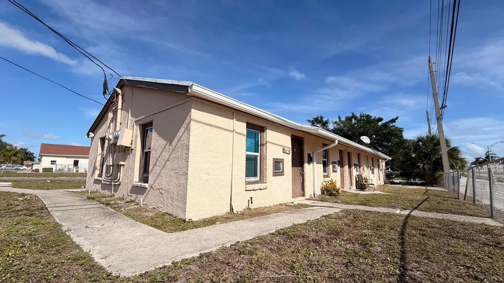 752 Martin Luther King Boulevard Riviera Beach FL 33404