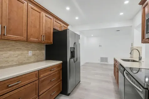 4005 NW 76th Avenue Coral Springs FL 33065