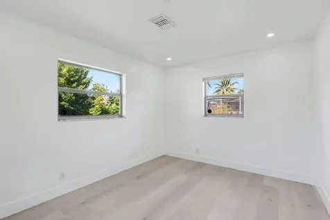 4005 NW 76th Avenue Coral Springs FL 33065