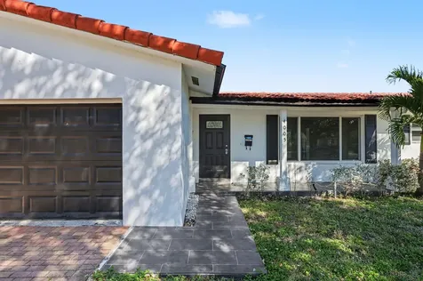 4005 NW 76th Avenue Coral Springs FL 33065