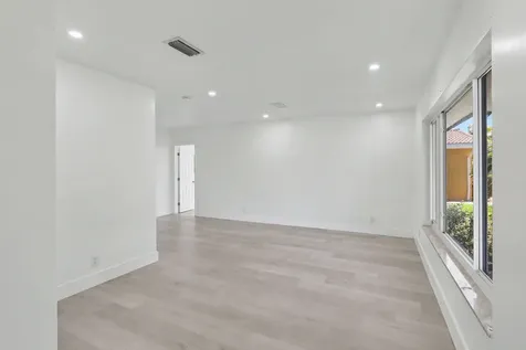 4005 NW 76th Avenue Coral Springs FL 33065
