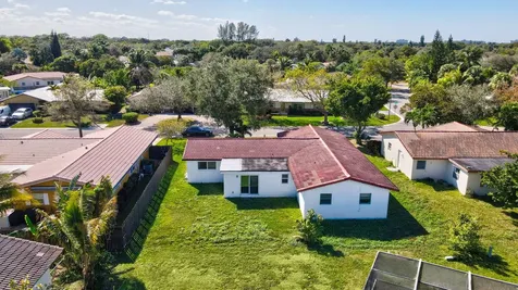 4005 NW 76th Avenue Coral Springs FL 33065