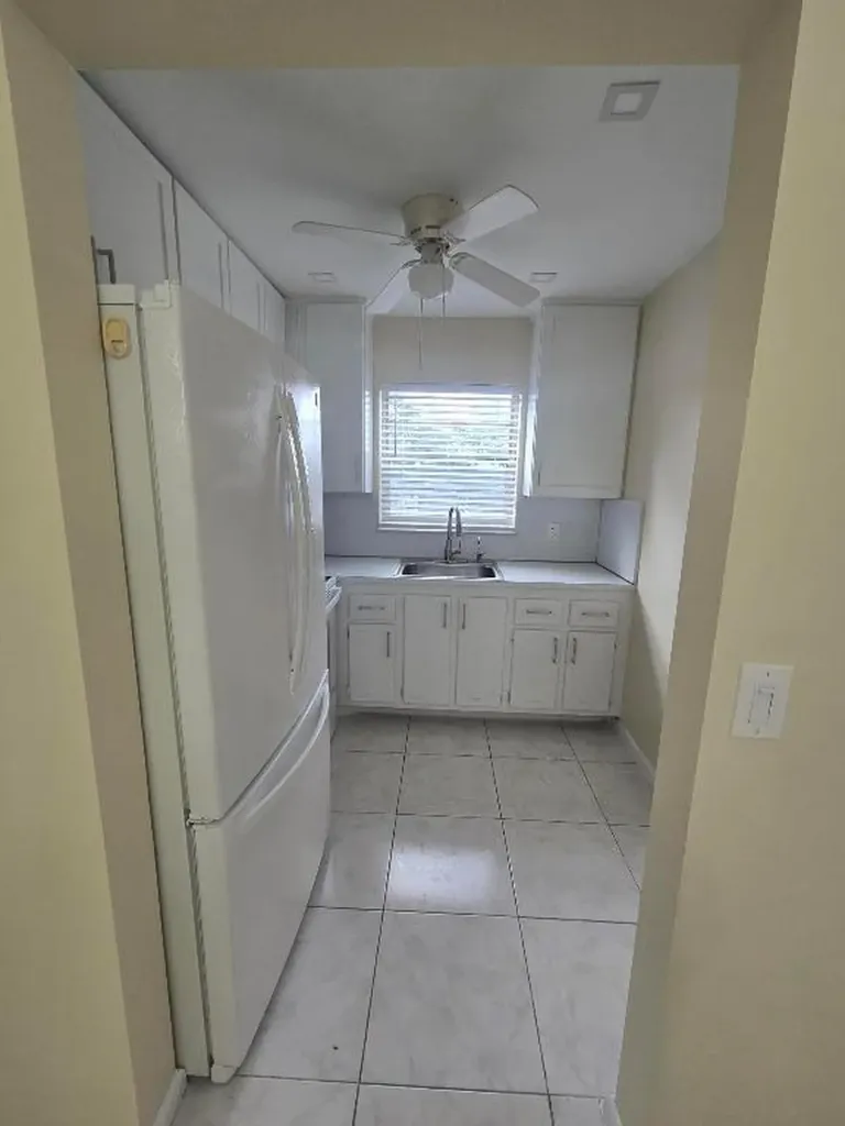 17 Cambridge A West Palm Beach FL 33417