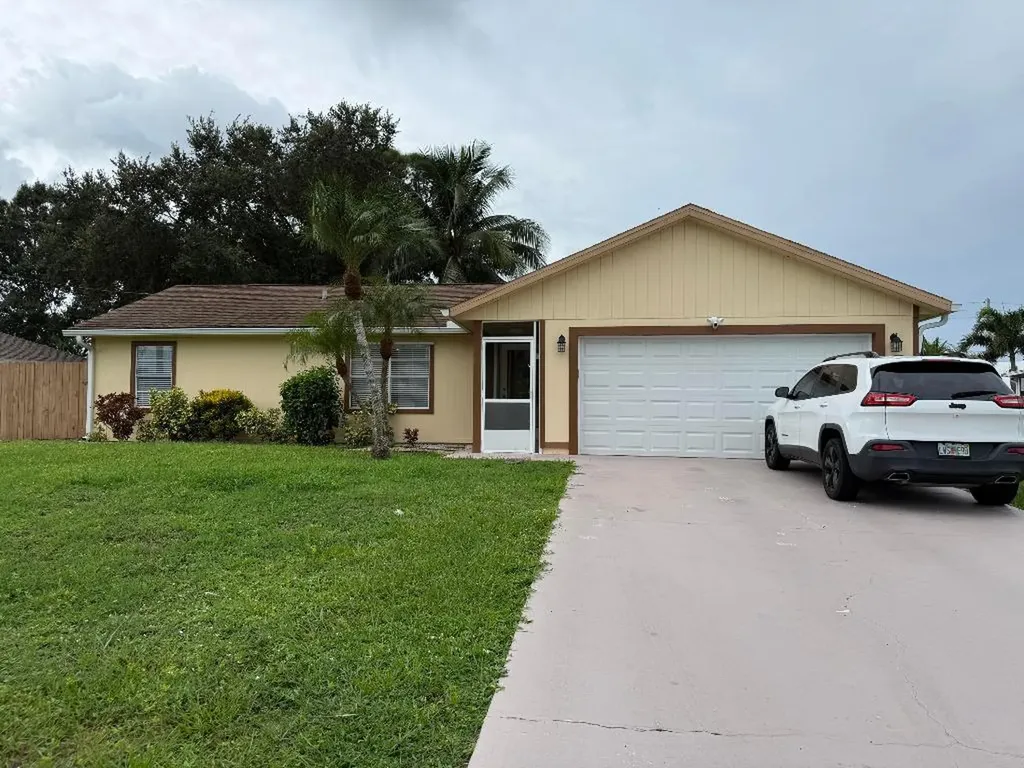 218 SW Amesbury Avenue Port St Lucie FL 34953