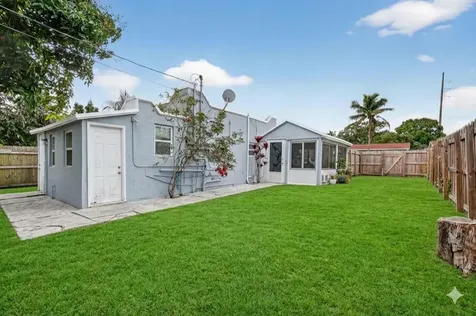 618 S Pine Street Lake Worth Beach FL 33460