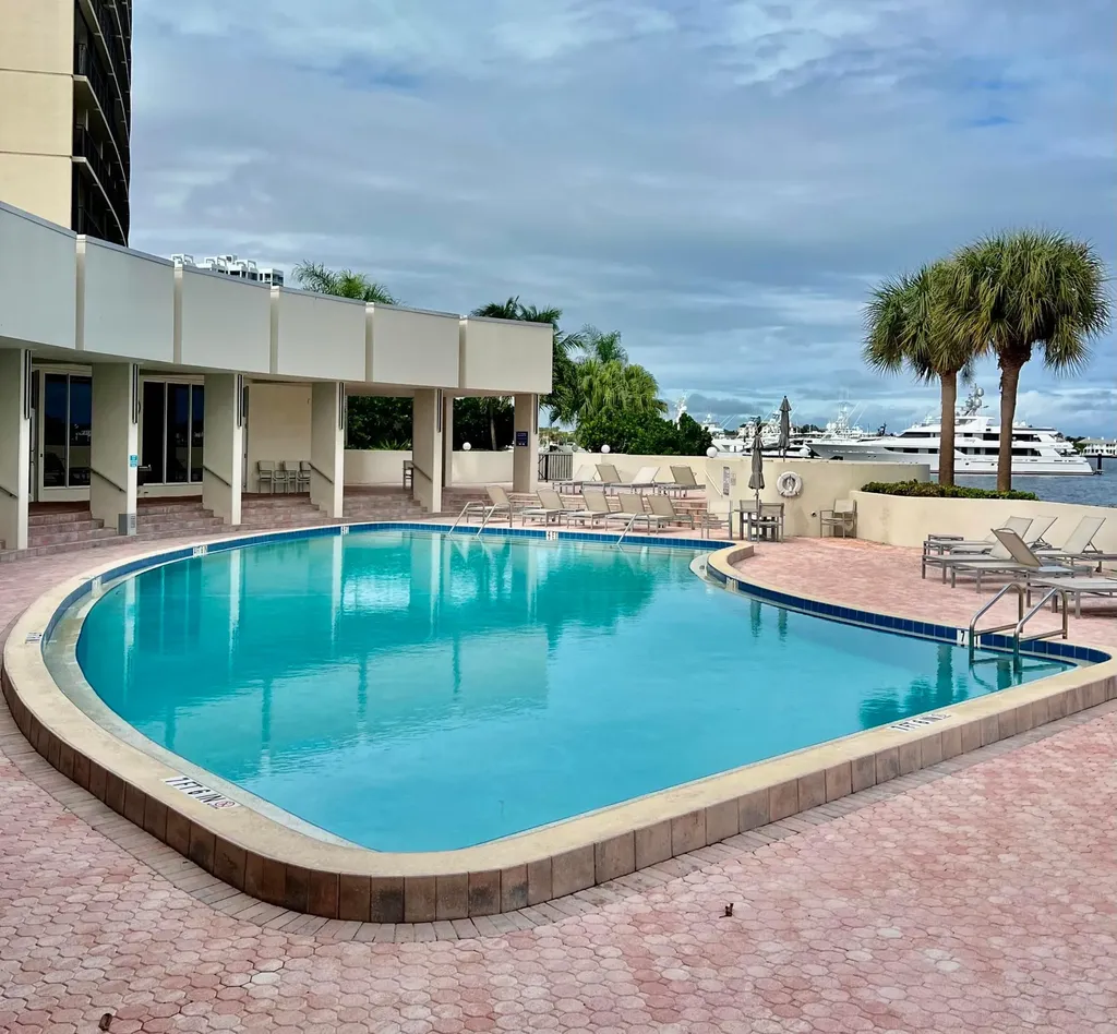 132 Lakeshore Drive North Palm Beach FL 33408