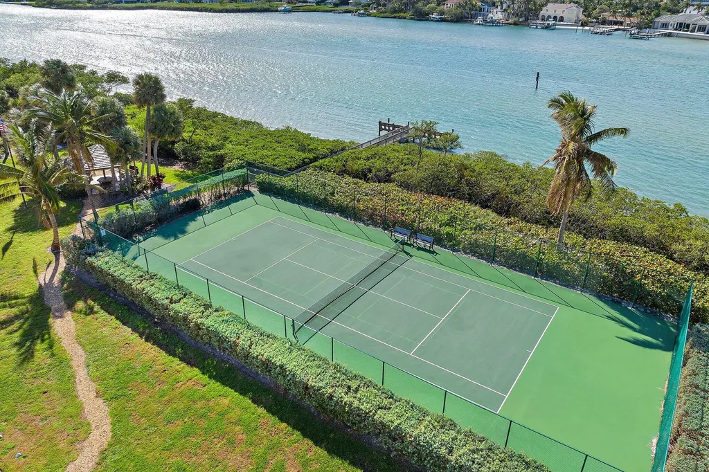 19670 Beach Road Jupiter FL 33469