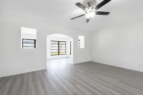 1040 Long Island Avenue Fort Lauderdale FL 33312