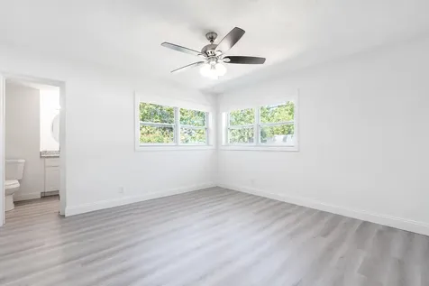 1040 Long Island Avenue Fort Lauderdale FL 33312